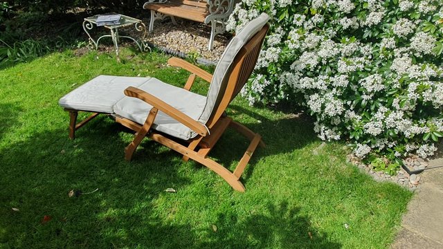 Image 2 of Garden steamer loungers (x2) plus cushions and covers.