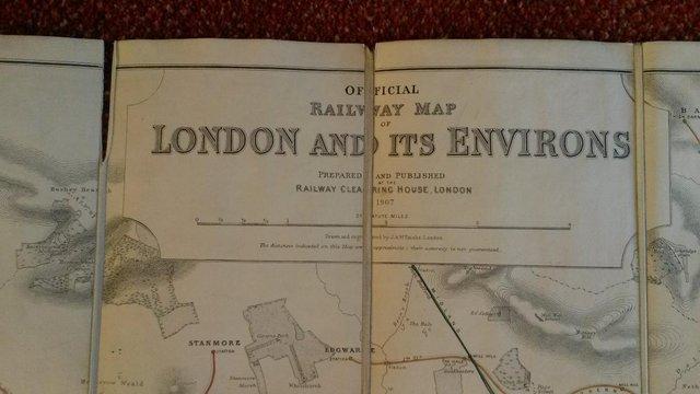Image 1 of Antique map on linin & dated 1907, London & its Environs