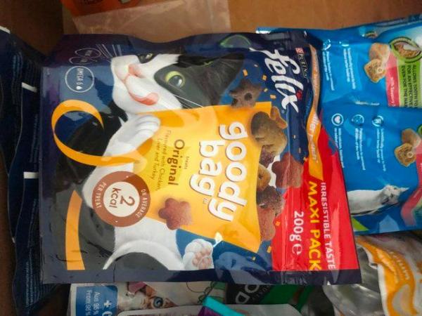 Image 24 of CAT FOOD DRY AND WET All the food has been bought recently