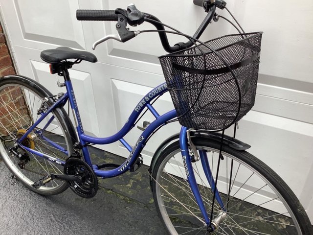 Preview of the first image of TOWN  & COUNTRY CITY UNISEX BIKE.