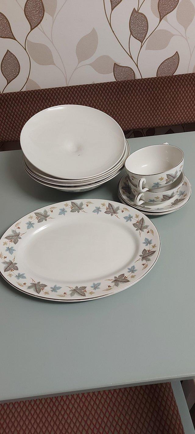 Preview of the first image of Vinewood Ridgway White Mist dinner table dishes..