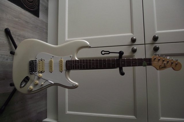 Preview of the first image of ELECTRIC GUITAR ENCOURE STRAT COPY.