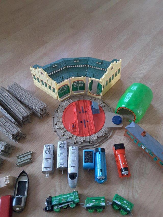 Preview of the first image of Thomas train set with Tidmouth sheds.