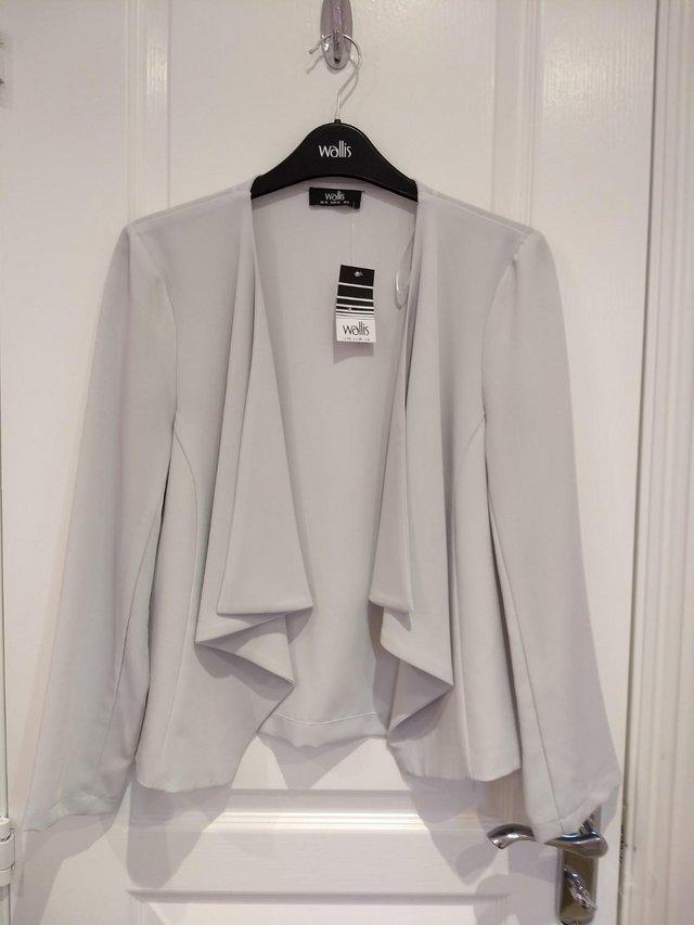 Preview of the first image of BNWT Women's Wallis Grey Waterfall Jacket UK 12 Polyester.