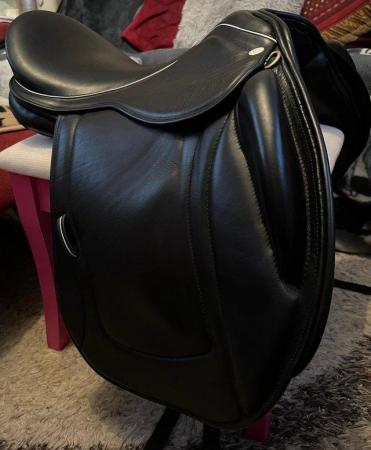 Image 11 of Silhouette Mono Flap Dressage Saddle