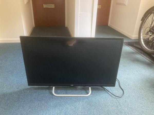 Image 1 of JVC television 32in good working condition