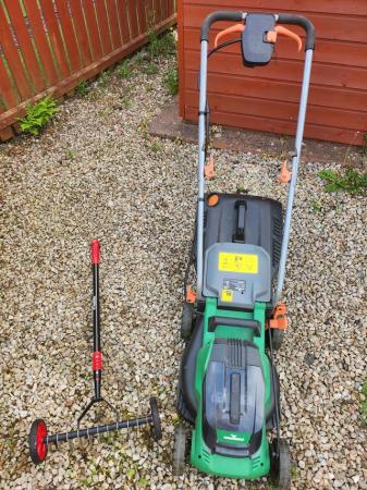 Image 3 of Lawnmower with handheld scarifier with 2 batteries.