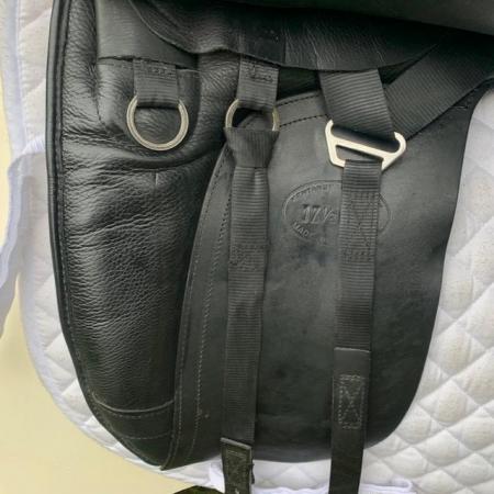 Image 8 of Kent & Masters 17.5 S-Series Dressage  Surface Block saddle