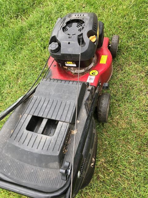 Mountfield 18" petrol with collector box — photo 3 of 3