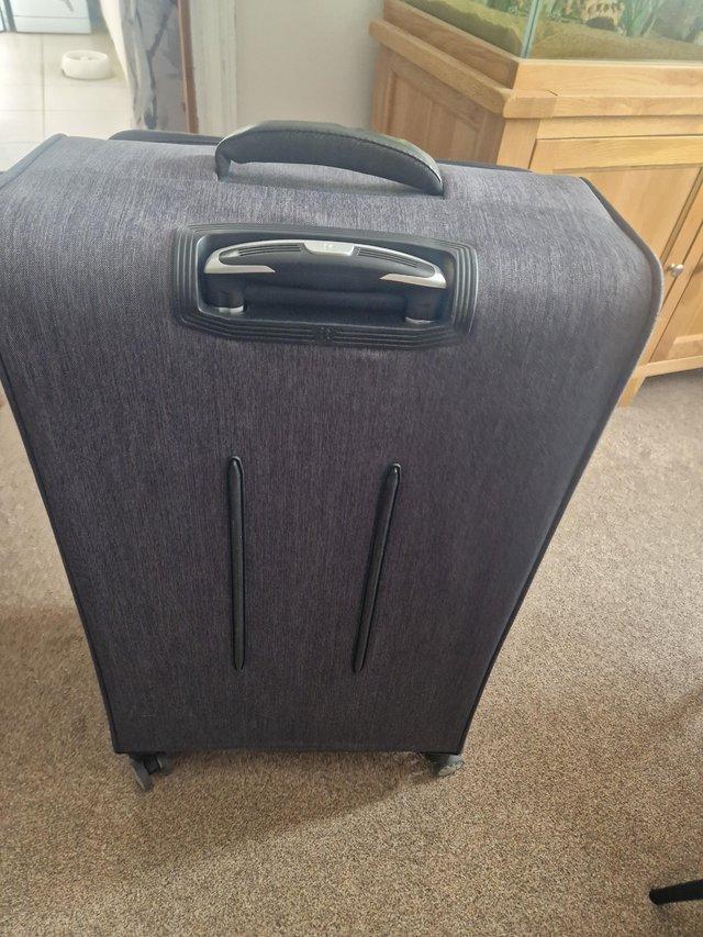 Preview of the first image of 2 x IT luggage suitcases.