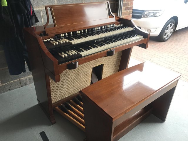 Preview of the first image of Wanted old Hammond organ.