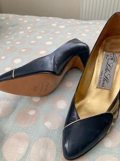 Preview of the first image of Spanish leather Ladies heeled shoes.