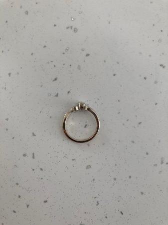 Image 3 of Engagement trilogy ring - 18 ct white gold diamond ring