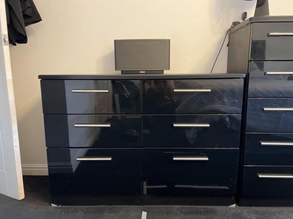 Image 1 of Black gloss set of drawers