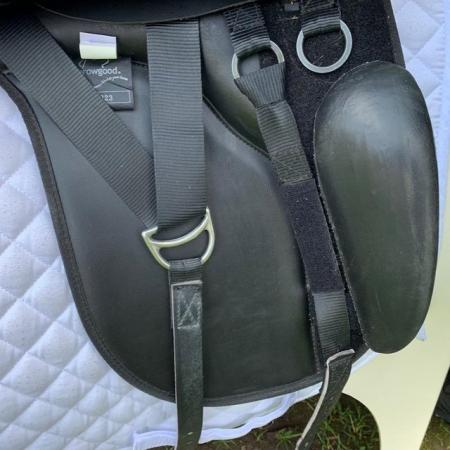 Image 11 of Thorowgood T4 17.5" dressage saddle (S3169)