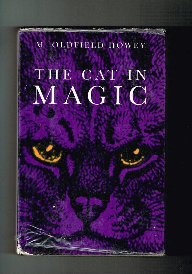 Preview of the first image of THE CAT IN MAGIC - M OLDFIELD HOWEY.