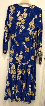 Image 4 of BNWT Wallis Petite Blue Floral Print Midi Dress Christmas