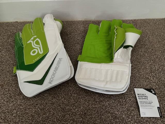 Preview of the first image of Wicket Keeping Gloves - As New.