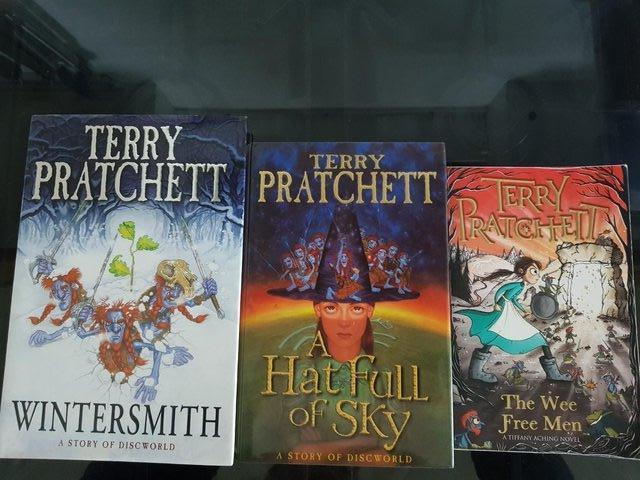 Preview of the first image of Terry Pratchett Tiffany Aching DISCWORLD books.