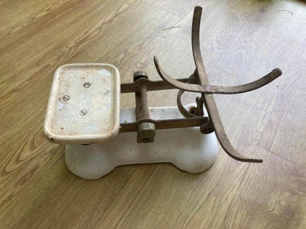 Image 1 of Vintage Weylux Weighing Scales With Four Weights