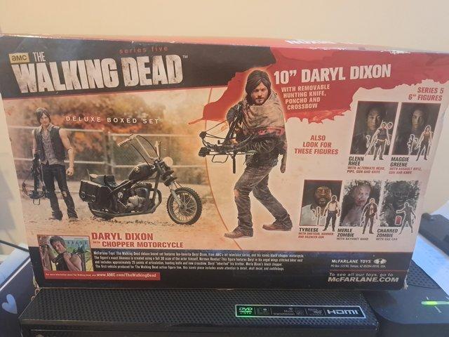 Preview of the first image of The walking dead: deluxe boxed set..