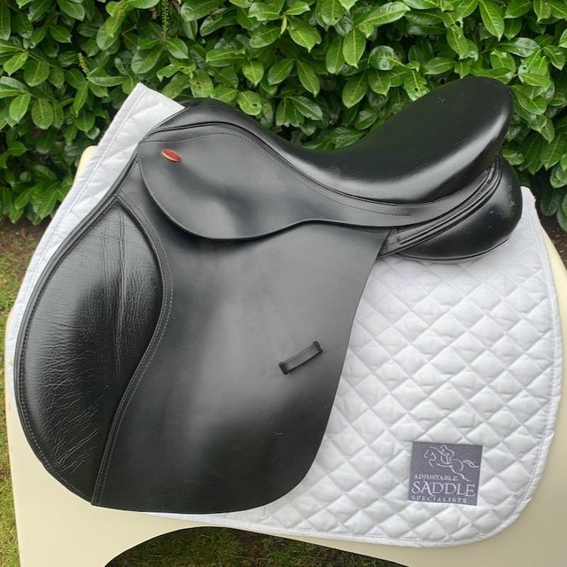 Preview of the first image of Kent & Masters 17 inch High Wither saddle.