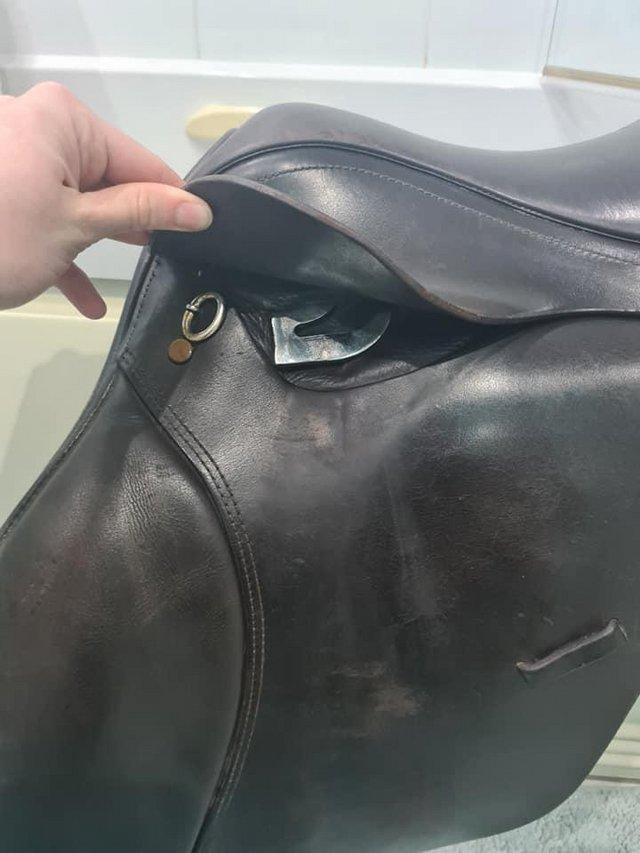 Preview of the first image of Kent and Masters jumping saddle.