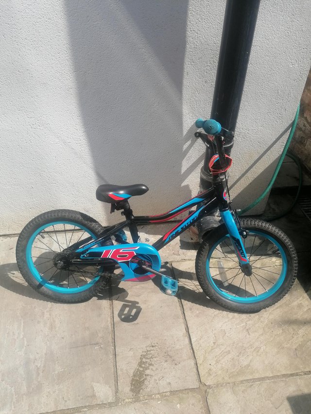 Preview of the first image of Kids Bike Giant, used, working condition (Archway).