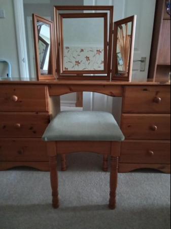 Image 1 of Pine dressing table with stool and mirror