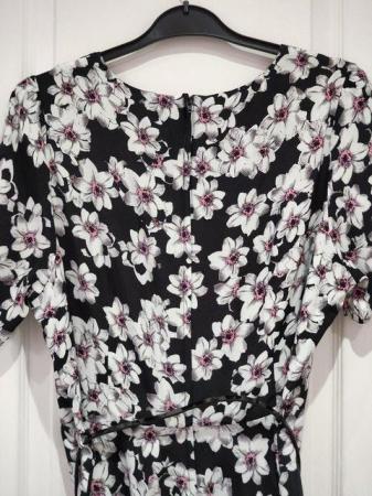 Image 9 of New Wallis Black Floral Summer Lightweight Dress Size 14