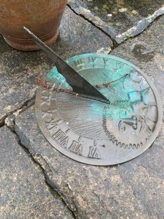 Image 3 of Nice old weathered colour sundial