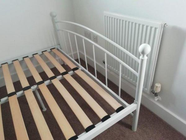 Image 2 of Classic Style White Metal Bed Frame | 4ft6 Double | Used
