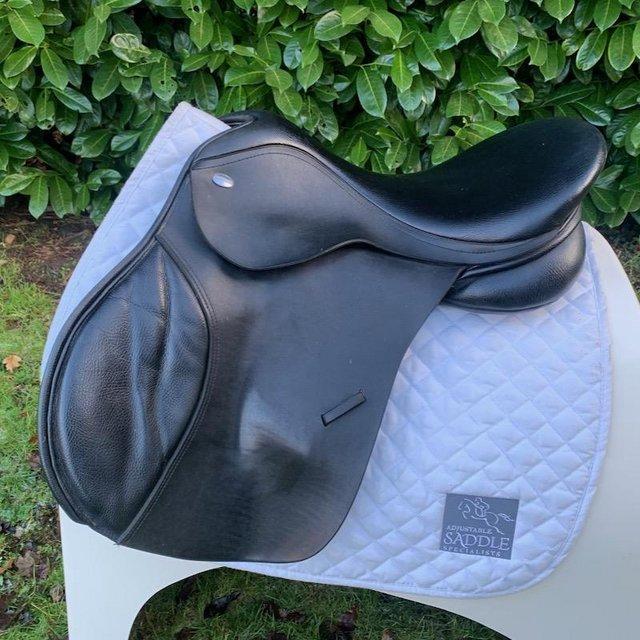 Preview of the first image of Thorowgood t6 17.5 inch gp saddle.