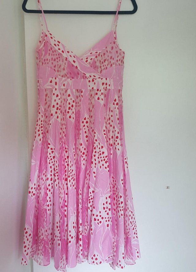 Preview of the first image of DVF Diane von Furstenberg Dress size 8.