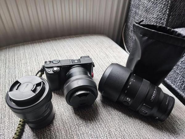 Image 1 of Sony A6400 bundle lenses