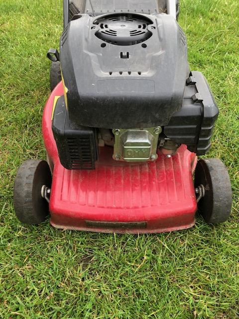 Mountfield 18" petrol with collector box — photo 2 of 3