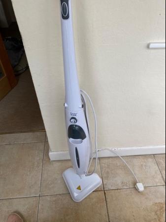 Image 1 of Electric Steam floor cleaner with 2 pads for hard floors