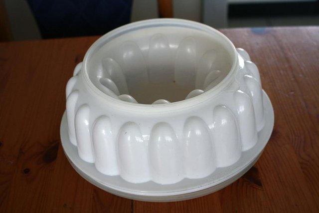Preview of the first image of Tupperware Jel-Ring (Jelly Dessert blancmange ring Mould 3pc.