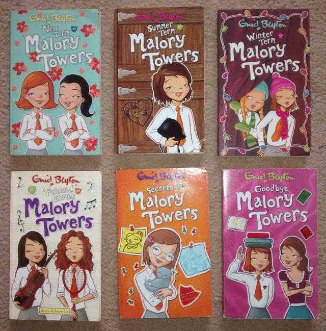 Preview of the first image of 6 books from the "Enid Blyton" Mallory Towers series.