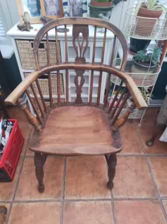 Image 3 of Old wooden decorative chair