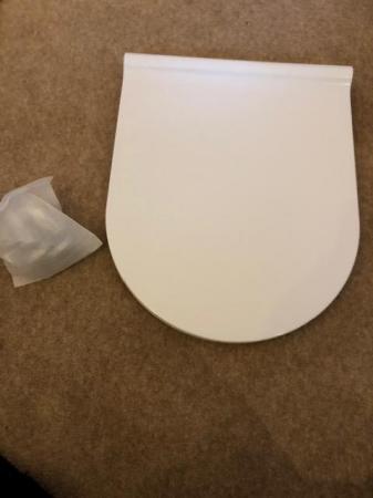 Image 3 of MODE Slim D shape thermoset NEW toilet seat
