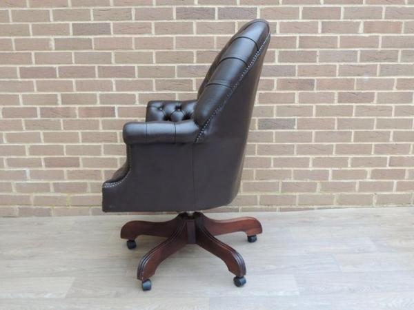 Image 4 of Chesterfield Directors Luxury Fully Buttoned Chair (UK Deliv