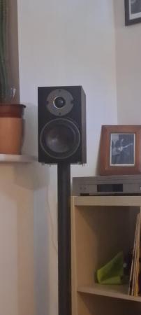 Image 1 of DALI OBERON 1 SPEAKERS WALNUT WITH STANDS