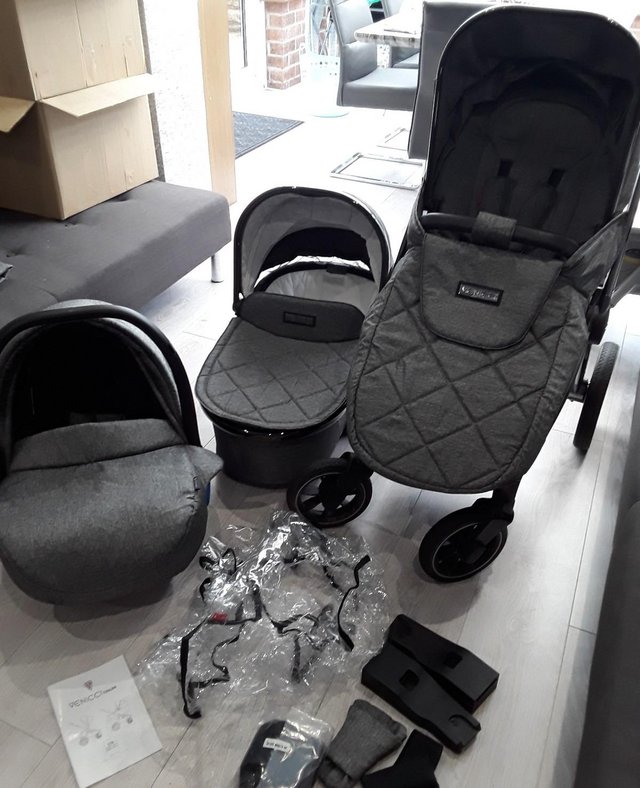 Preview of the first image of VENICCI TINUM 3 IN 1 TRAVEL SYSTEM.
