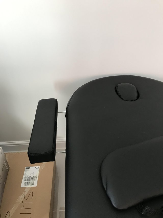 Preview of the first image of Professional strong massage couch.