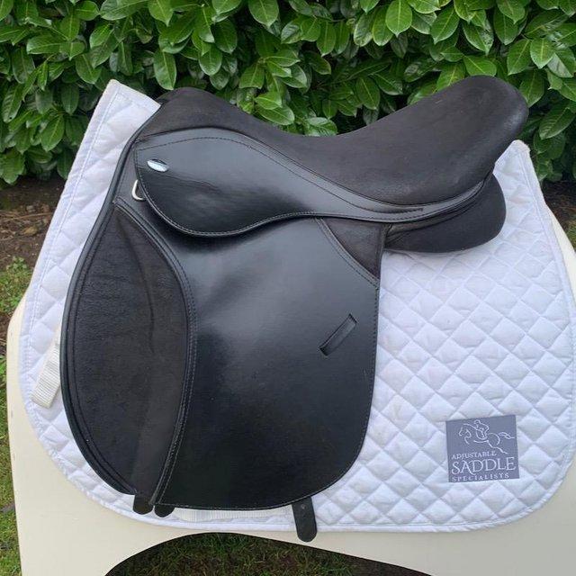 Preview of the first image of Thorowgood T4 17.5 inch cob saddle (S2970).