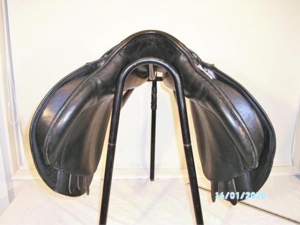 Image 13 of Ideal blk VSD 17" Wide fit. (48069/31) £320
