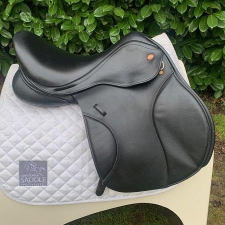 Image 5 of Kent & Masters 17” S-Series High Wither Compact Saddle