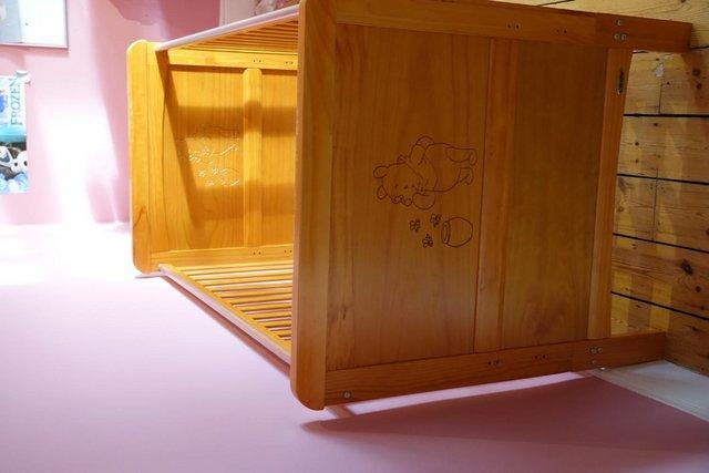 Image 2 of Winnie the Pooh & Piglet Deluxe cot bed