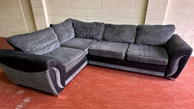 Preview of the first image of 1 corner 2 sofa fixed back.
